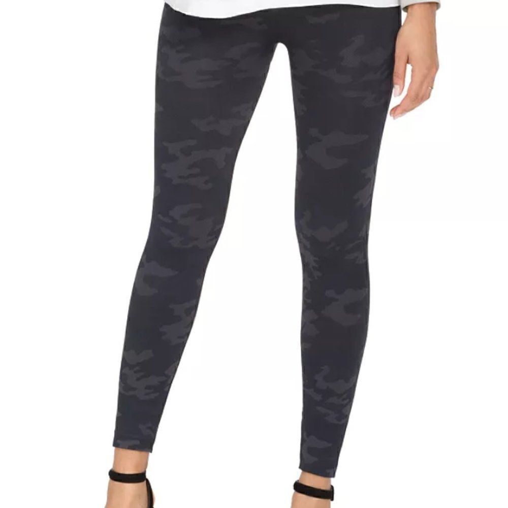 NWT SPANX Look at Me Now Leggings Black Camo Size Small